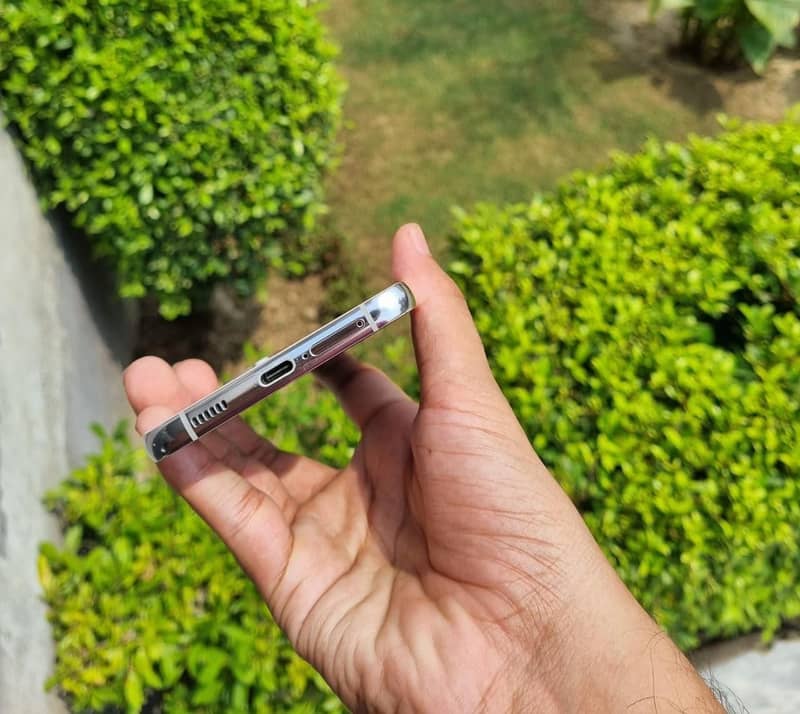 Samsung Mobile S22 Plus 3