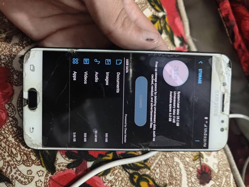 Samsung Mobile C8 1
