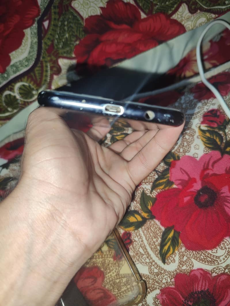 Samsung Mobile C8 3