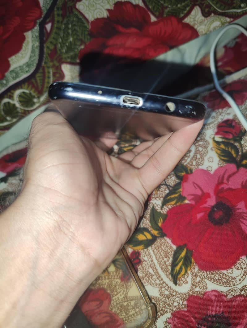 Samsung Mobile C8 4
