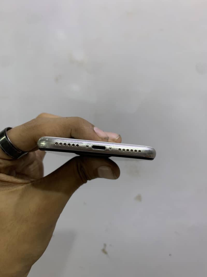 Apple iPhone X 5