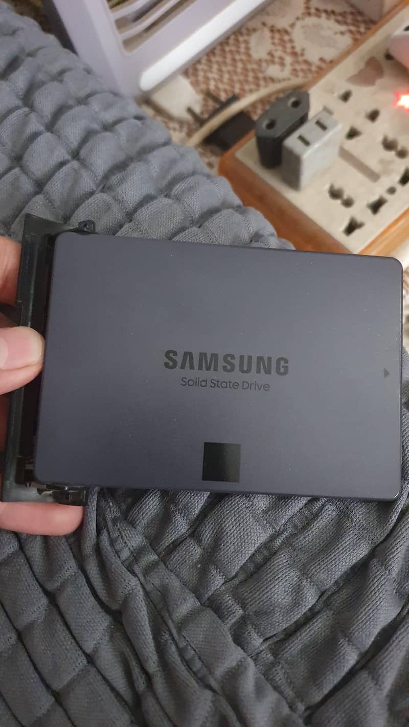 The Samsung 870 EVO 1TB - Computer Components - 1120764528