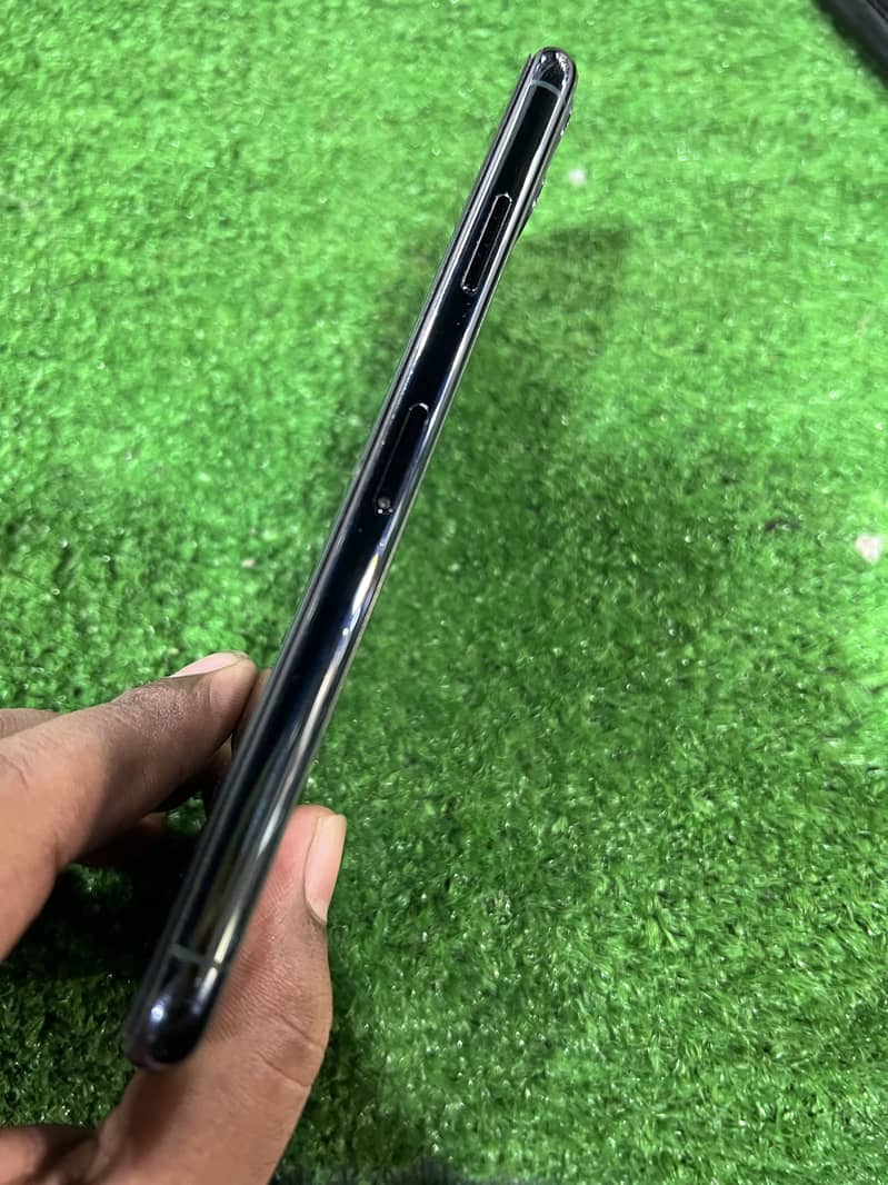 Apple iPhone 11 Pro Max 5