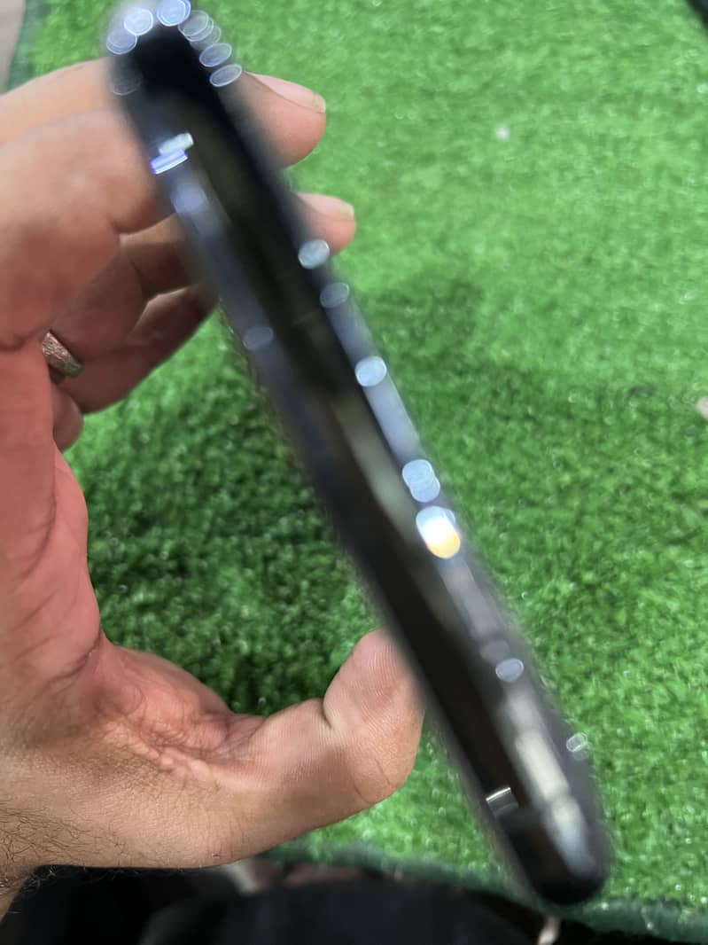 Apple iPhone 11 Pro Max 6