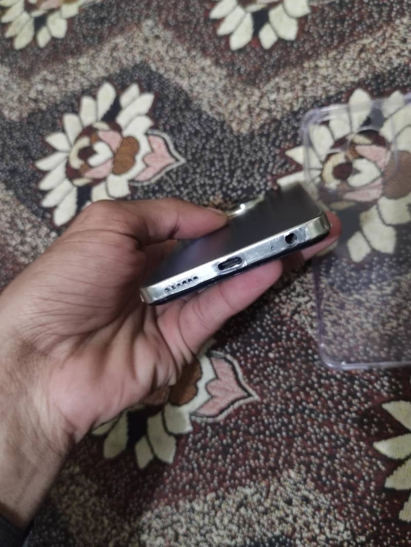 Tecno Spark 20 4