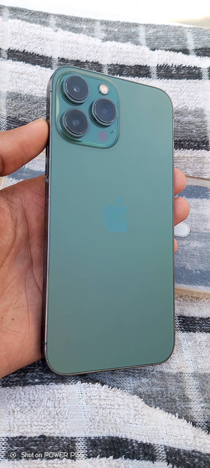 Apple iPhone 13 Pro Max 0