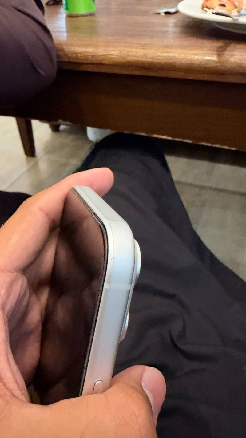 iPhone 17 pro max 3