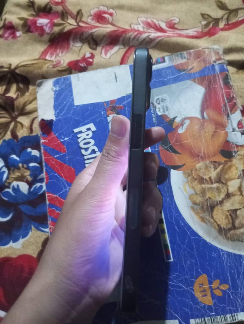 Apple iPhone 13 jv 3