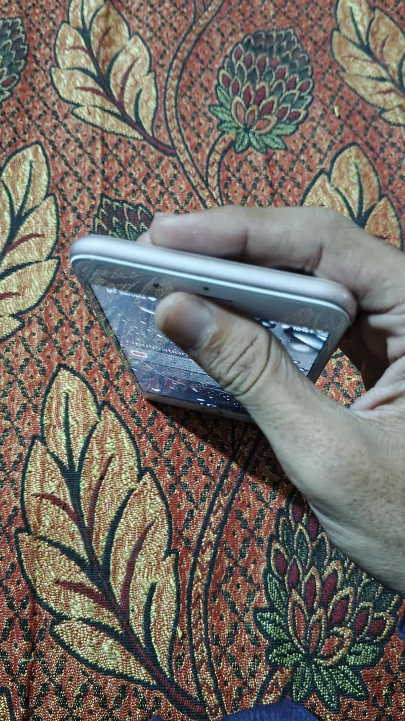 Apple iPhone 7 Plus 4