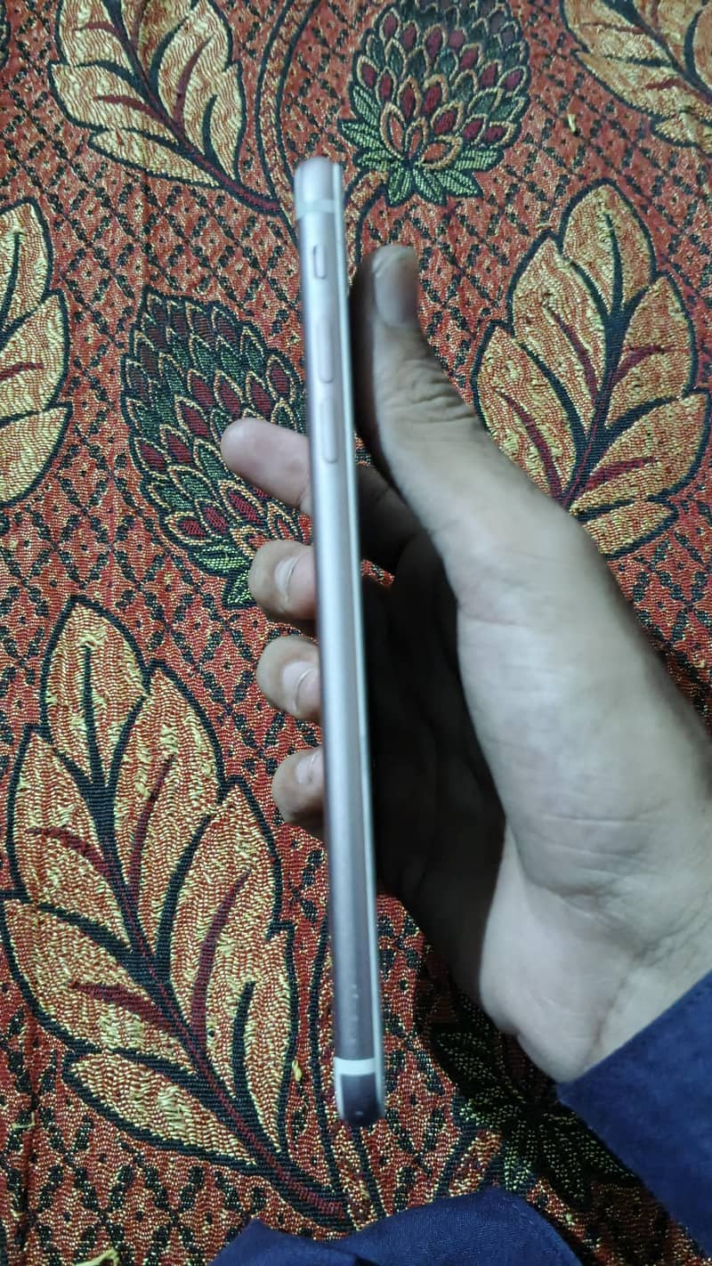 Apple iPhone 7 Plus 5