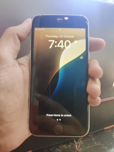 Apple iPhone SE