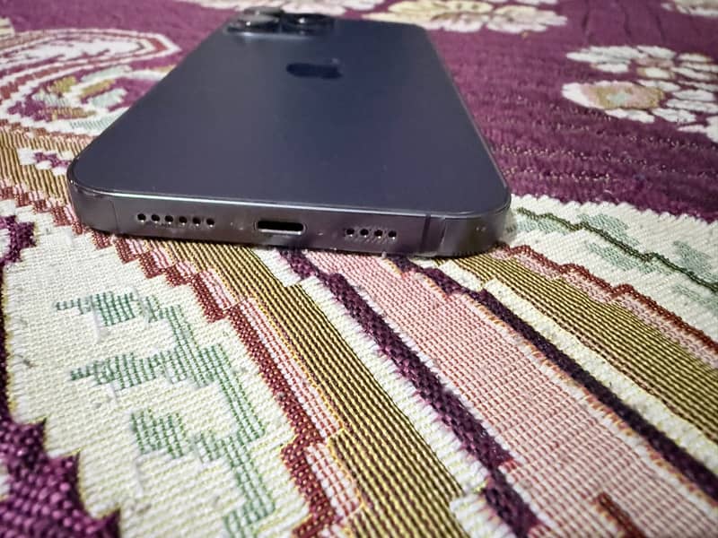 Apple iPhone 14 Pro Max 1