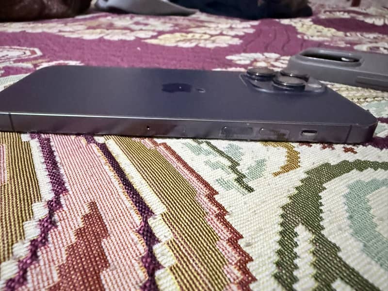 Apple iPhone 14 Pro Max 3