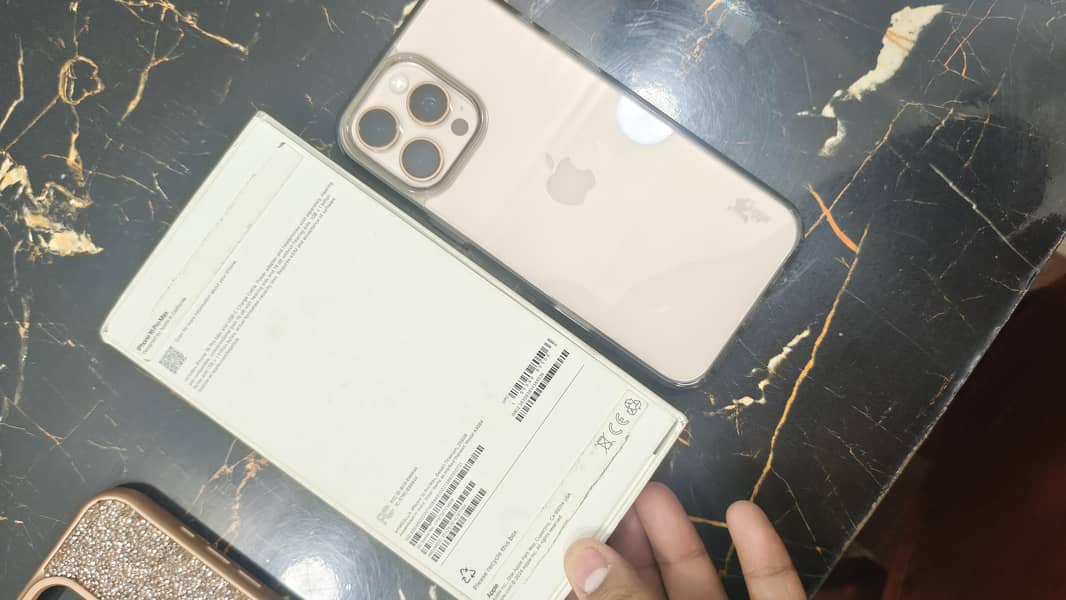 Apple iPhone 16 Pro Max JV 2