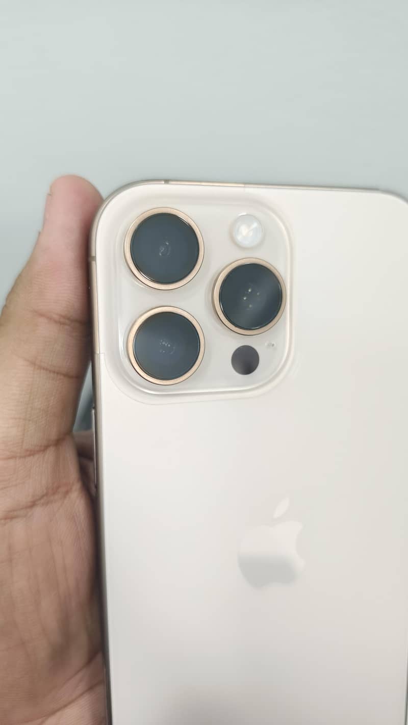 Apple iPhone 16 Pro Max JV 10