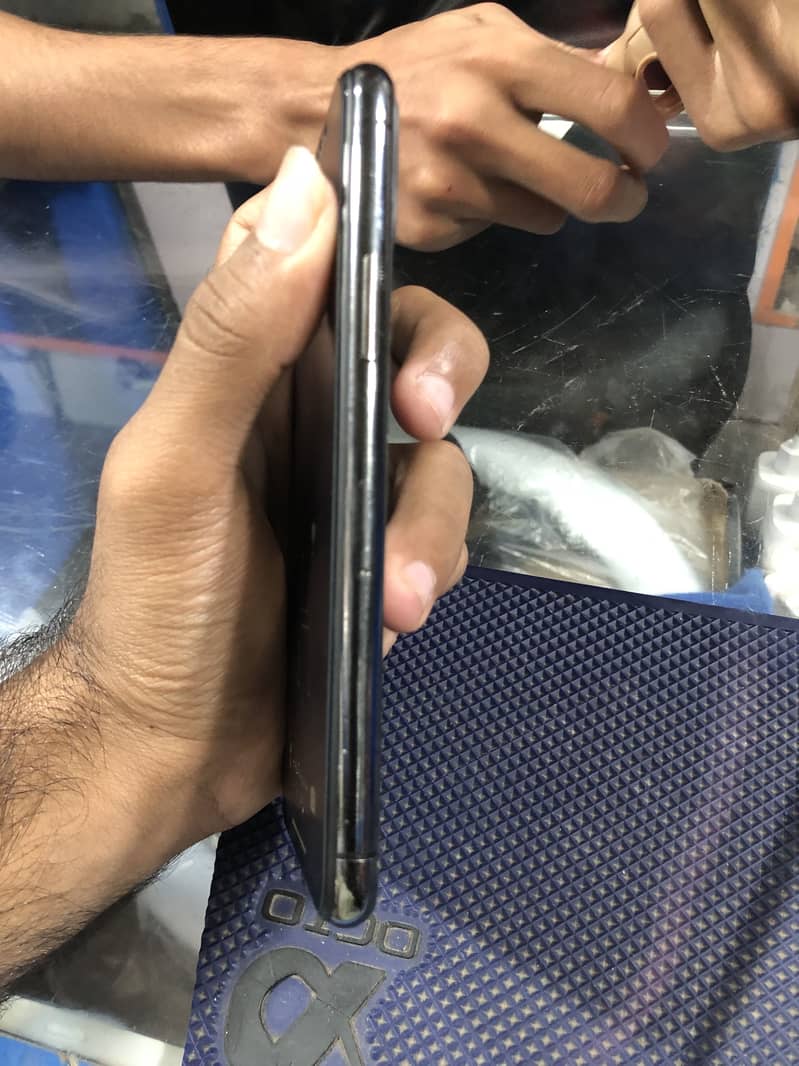 Apple iPhone 11 Pro 5