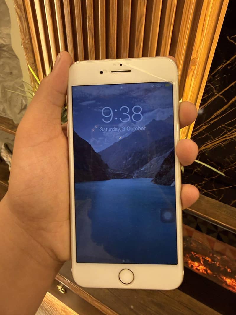 Apple iPhone 7 Plus 2