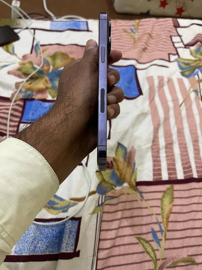 Apple iPhone 14 Pro Max 4