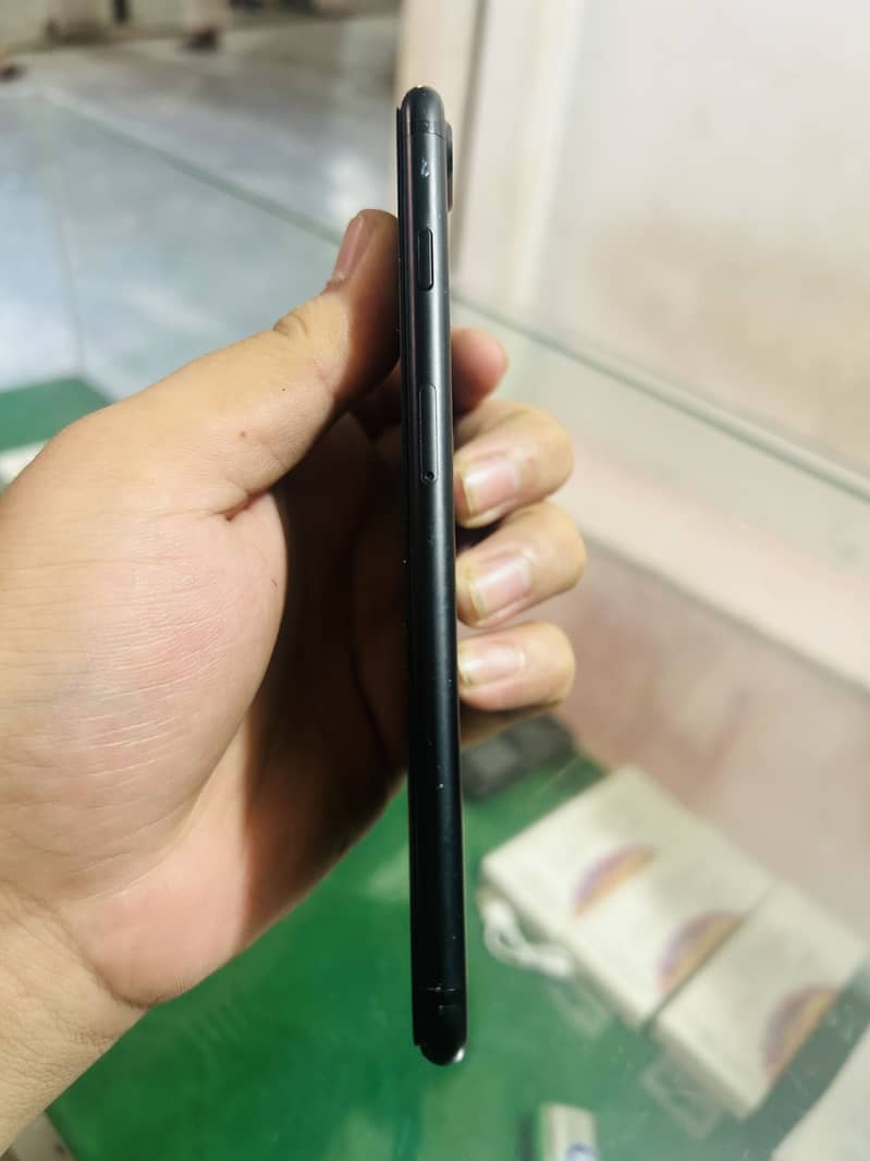 Apple iPhone 7 Plus 1