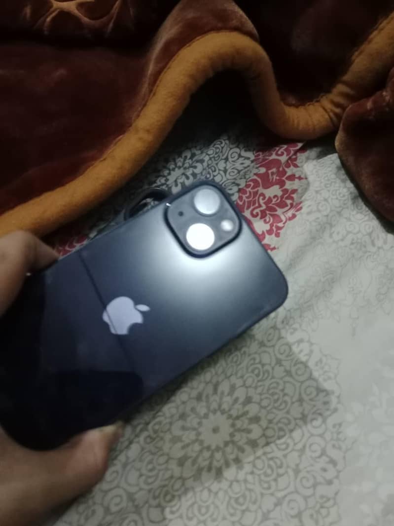 Apple iPhone 13 0