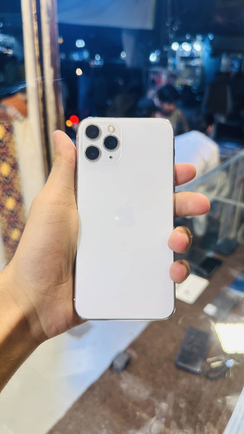 Apple iPhone 11 Pro 1