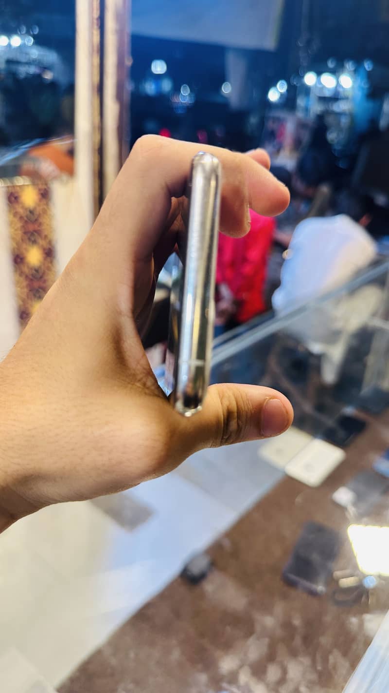Apple iPhone 11 Pro 5
