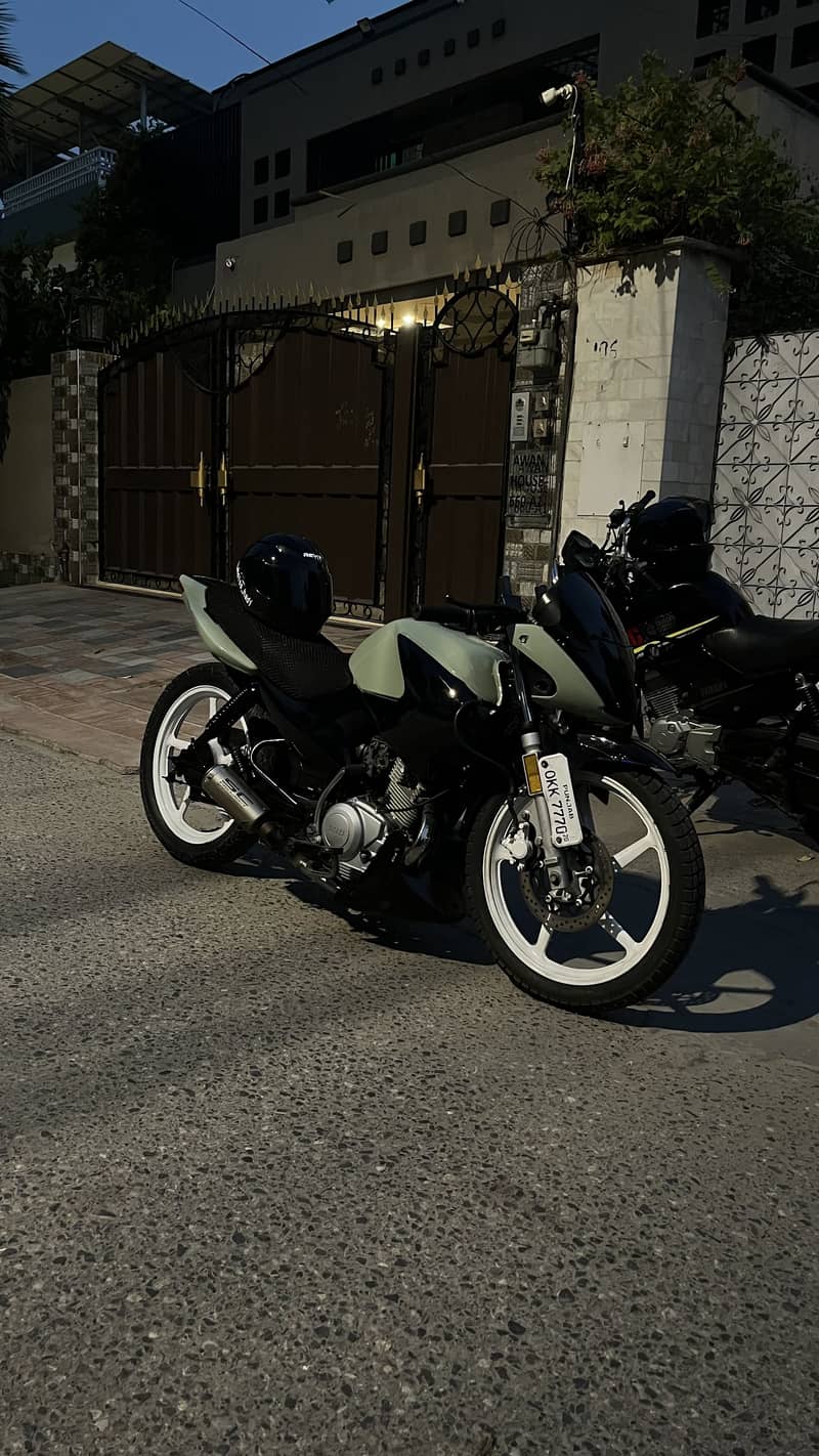 Yamaha YBR modified 2