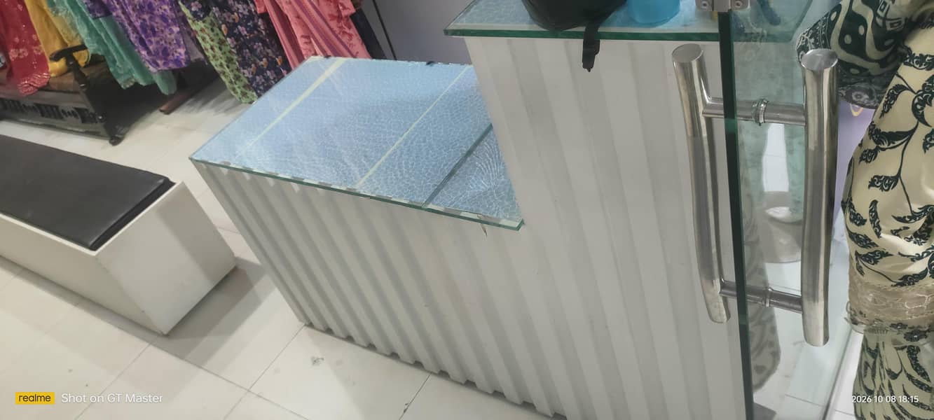 reception counter 1