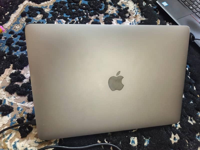 Apple MacBook pro 2016 1