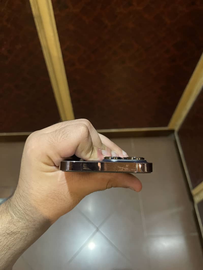 Apple iPhone 14 Pro Max 1