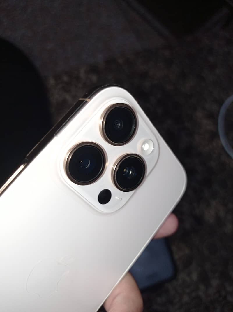 Apple iPhone 16 Pro 5