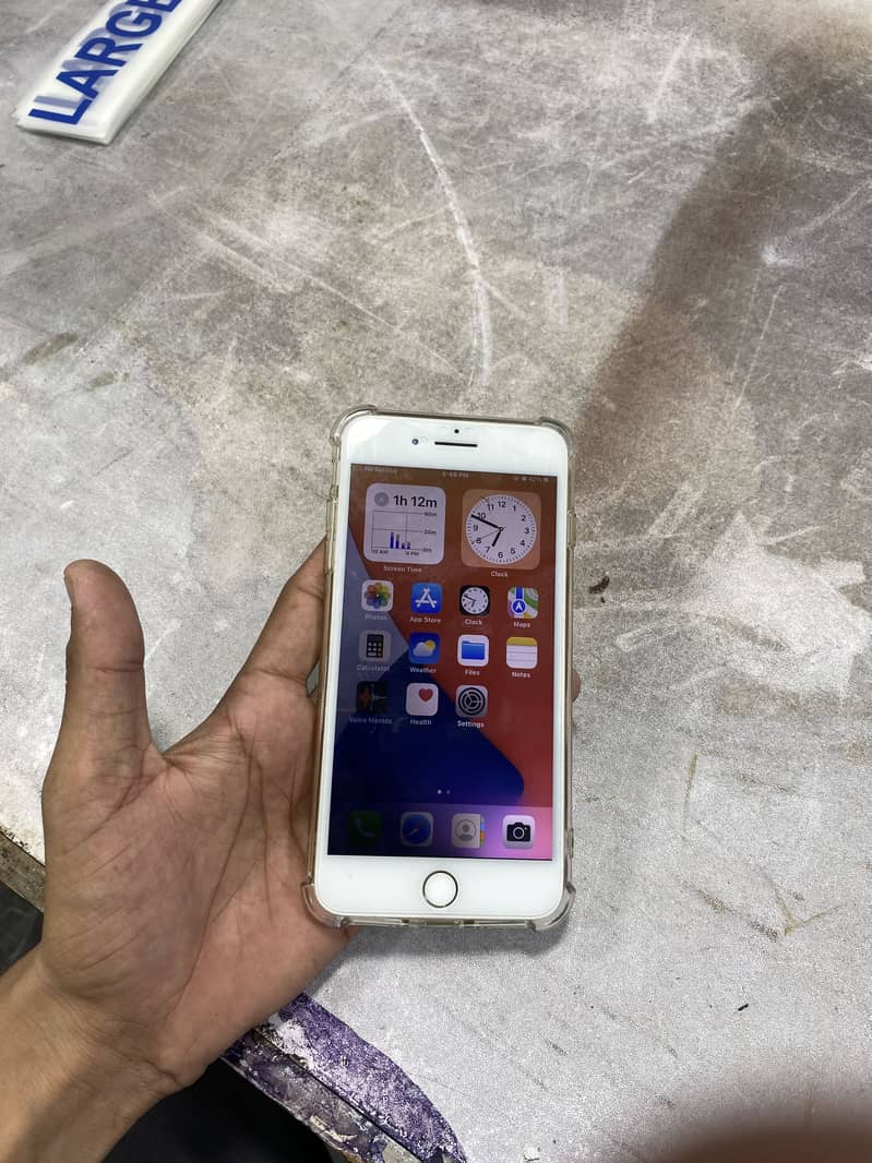 Apple iPhone 7 Plus 0