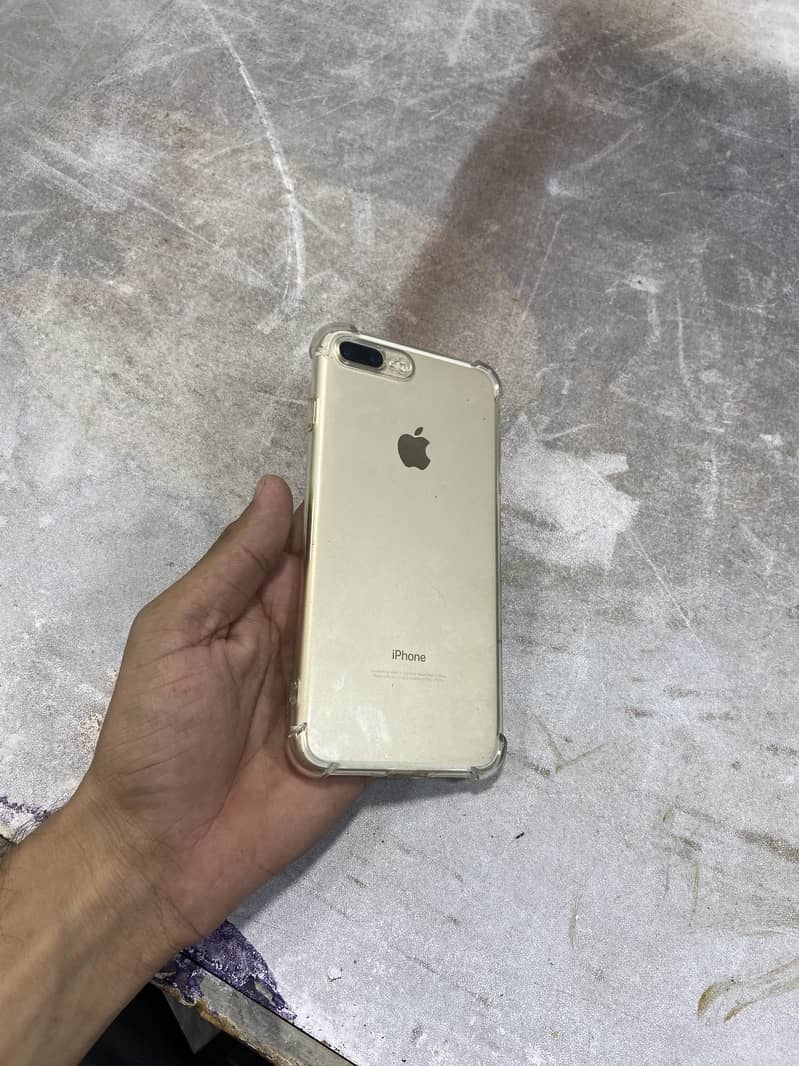 Apple iPhone 7 Plus 3