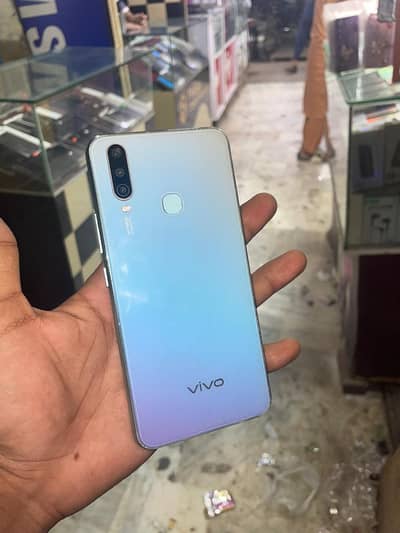 Vivo Y17. . 8/256 jb pta approved all ok location saddar