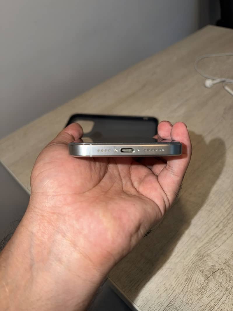 Apple iPhone 15 Pro Max 5