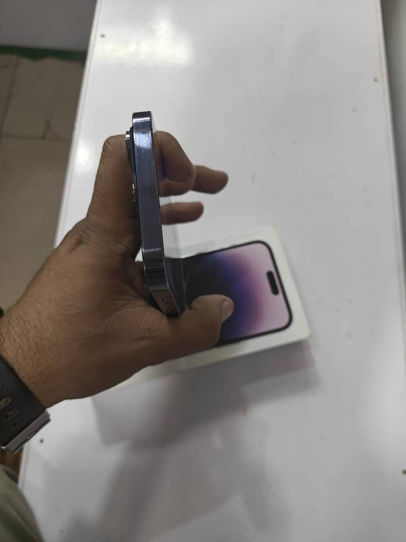 Apple iPhone 14 Pro Max 1