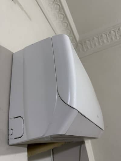 Gree 1 ton inverter split Ac