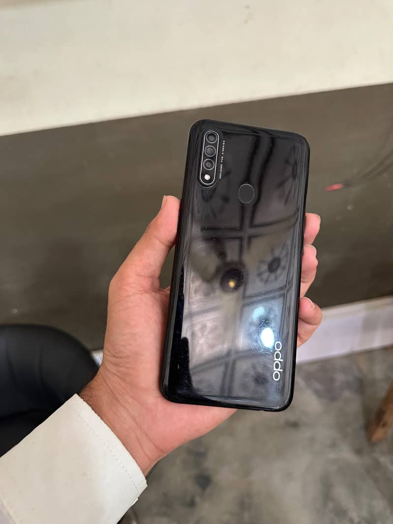 OPPO A31 0