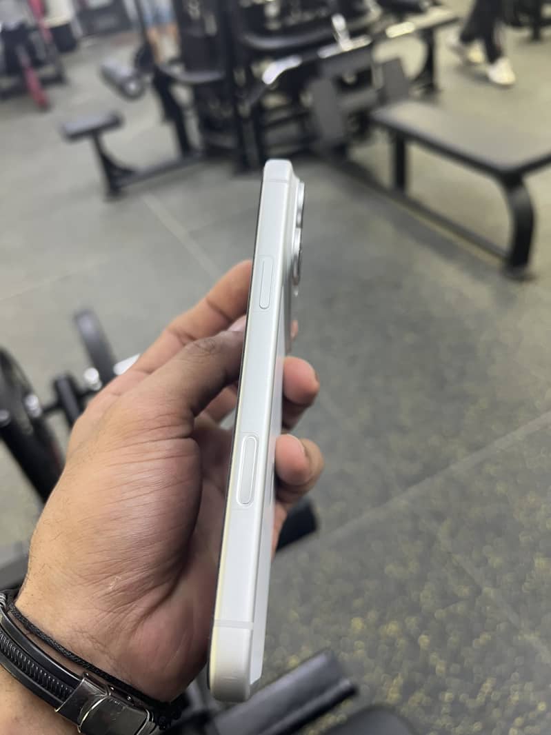 Apple iPhone 17 Pro Max 6