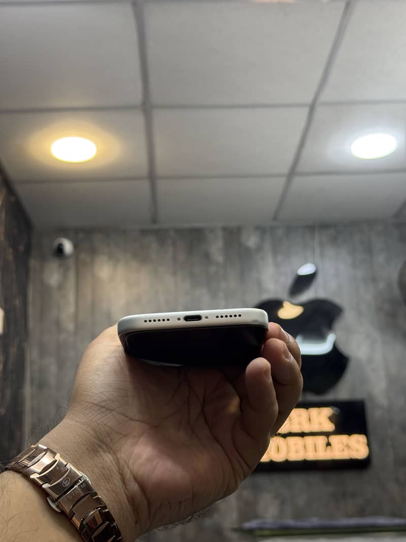 IPHONE 17 PRO MAX PTA APPROVED 4