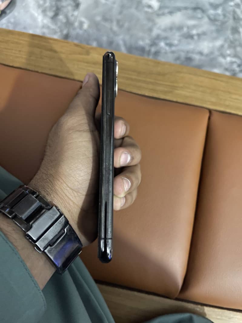 Apple iPhone 11 Pro 0
