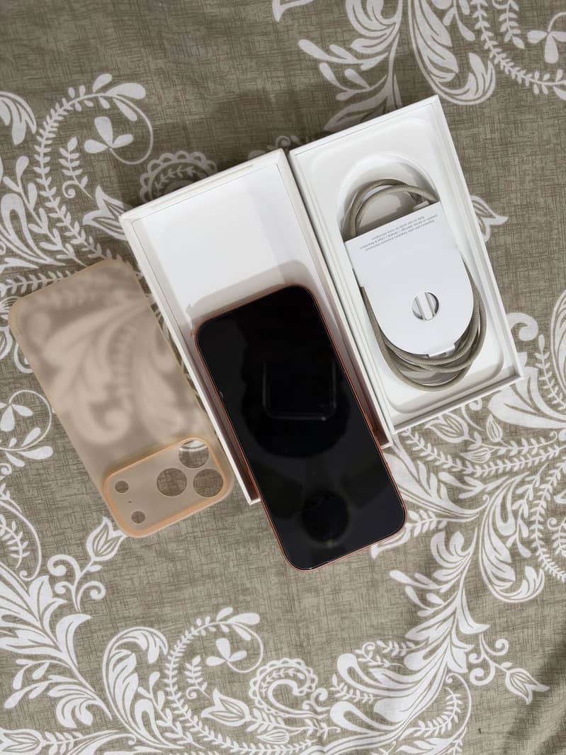 Apple iPhone 17 Pro 12
