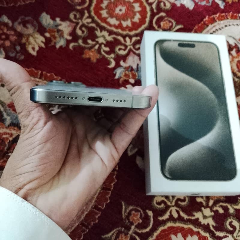 Apple iPhone 15 Pro Max 1