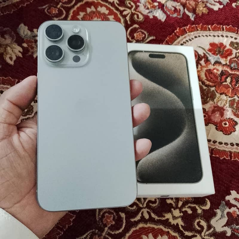 Apple iPhone 15 Pro Max 2
