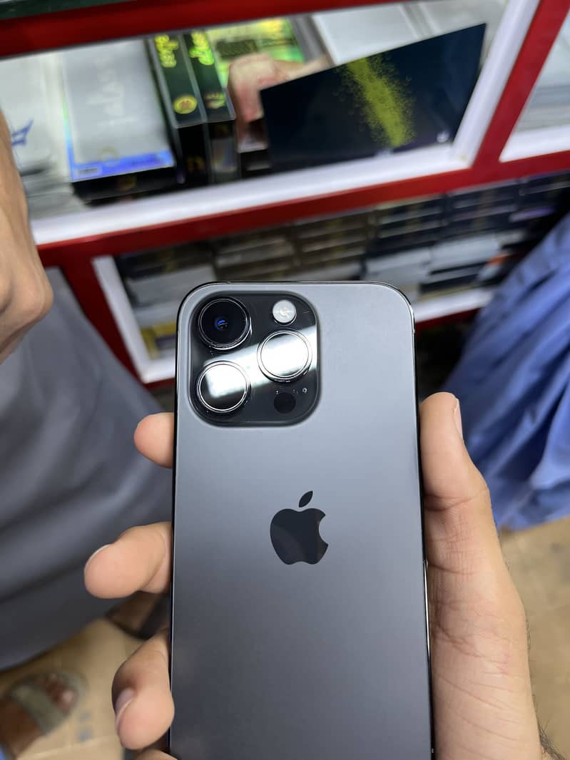 Apple iPhone 14 Pro 0