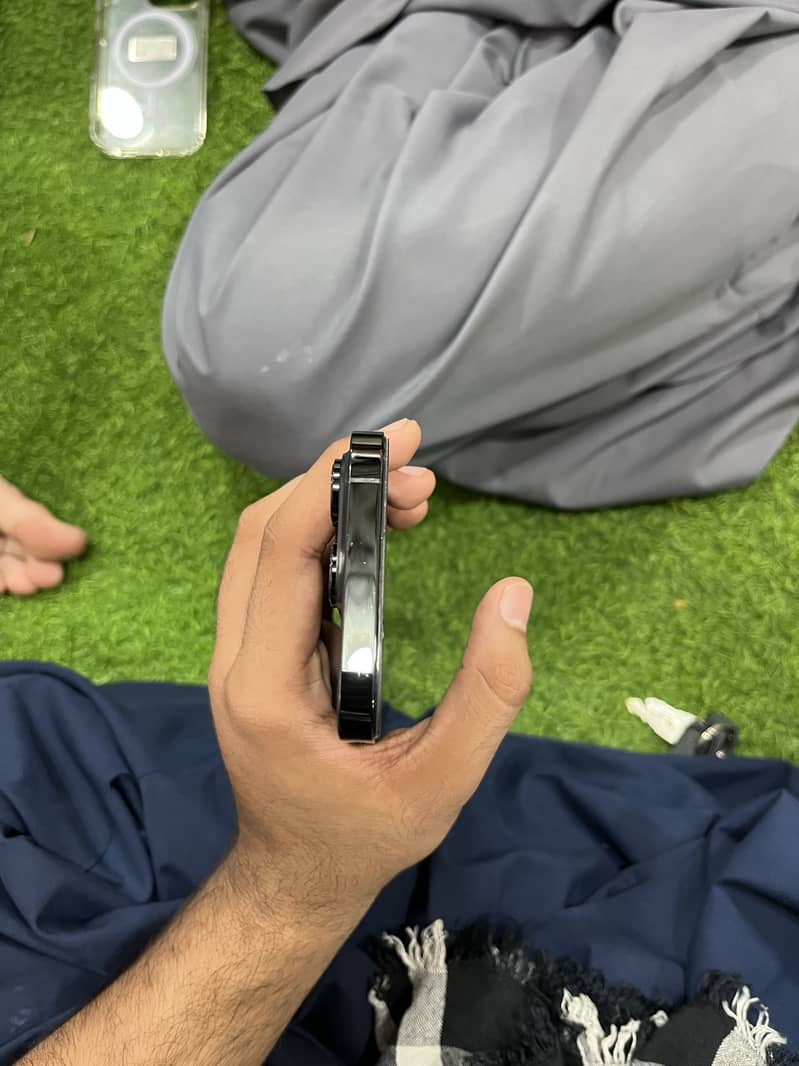 Apple iPhone 14 Pro 2