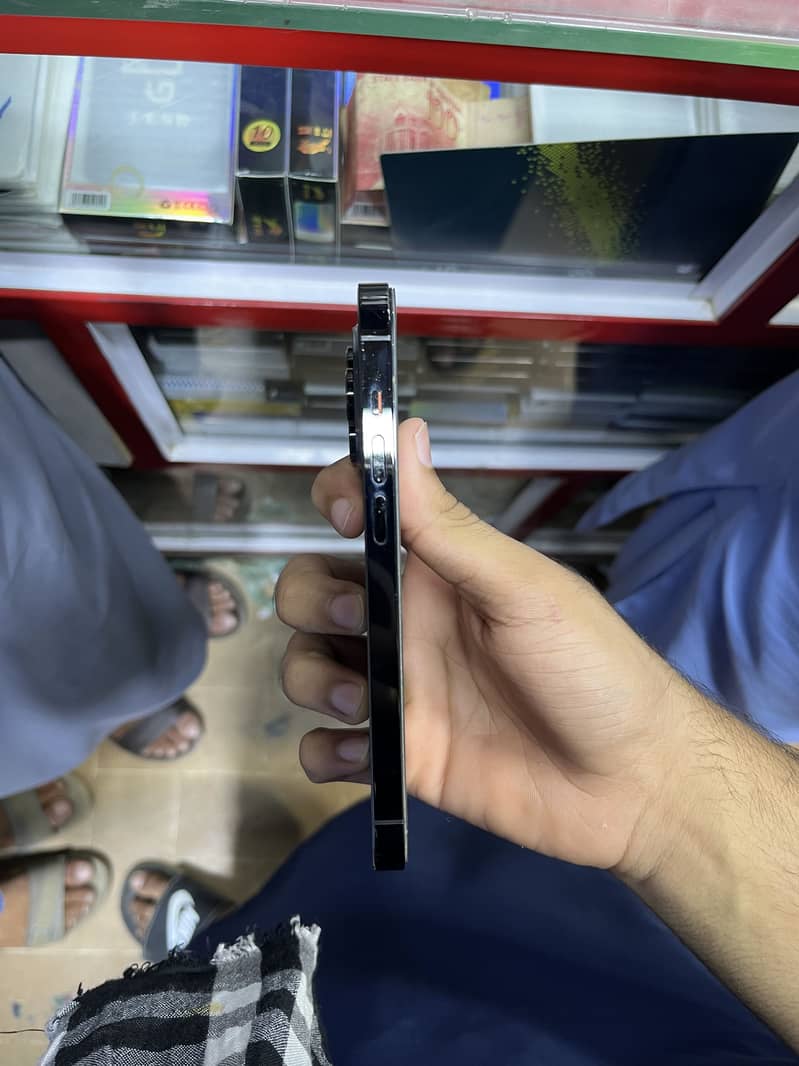 Apple iPhone 14 Pro 3
