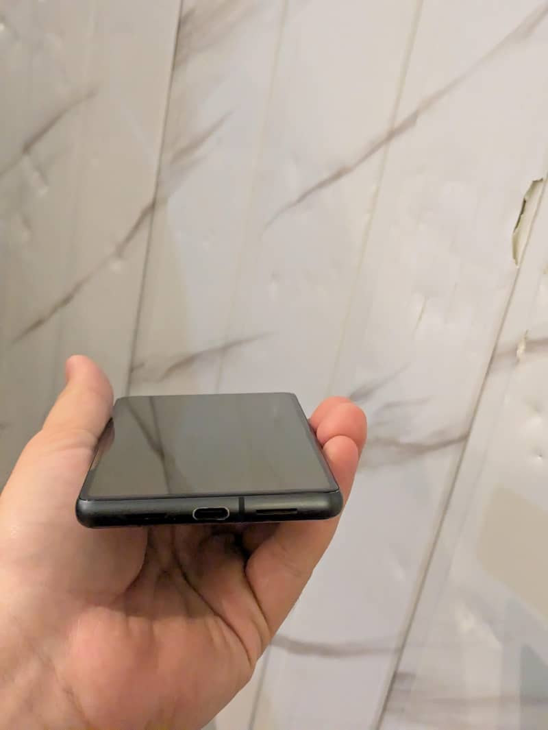 Google Pixel 7 4