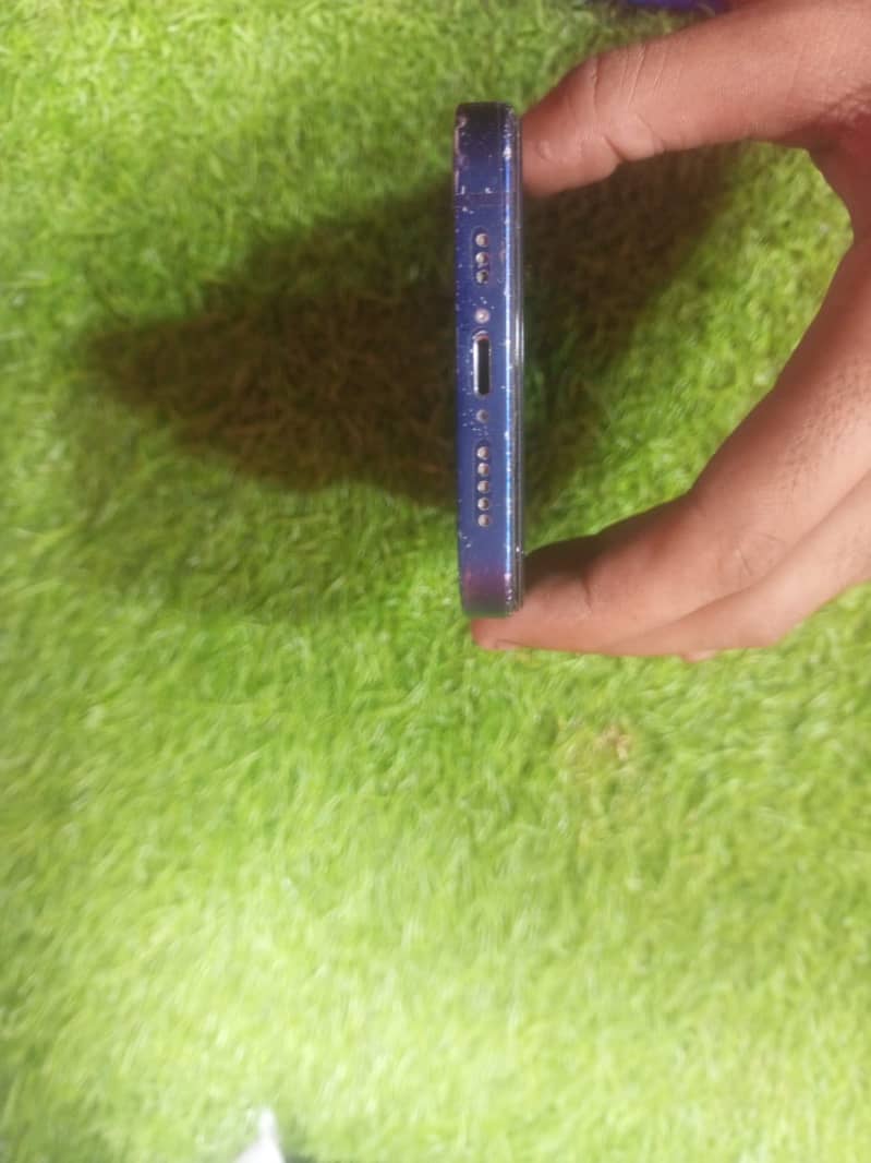 Apple iPhone 12 1