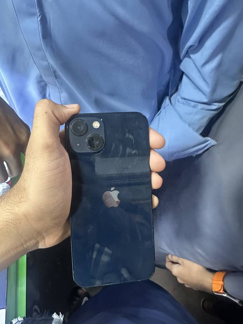 Apple iPhone 13 0